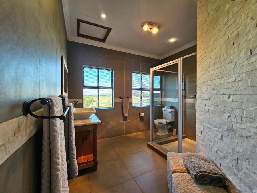 5 Bedroom Property for Sale in Grimbeeck Park North West